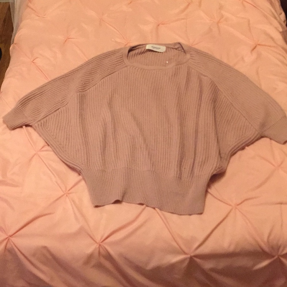 Pink, 3/4 sleeve, Flowy sweater.